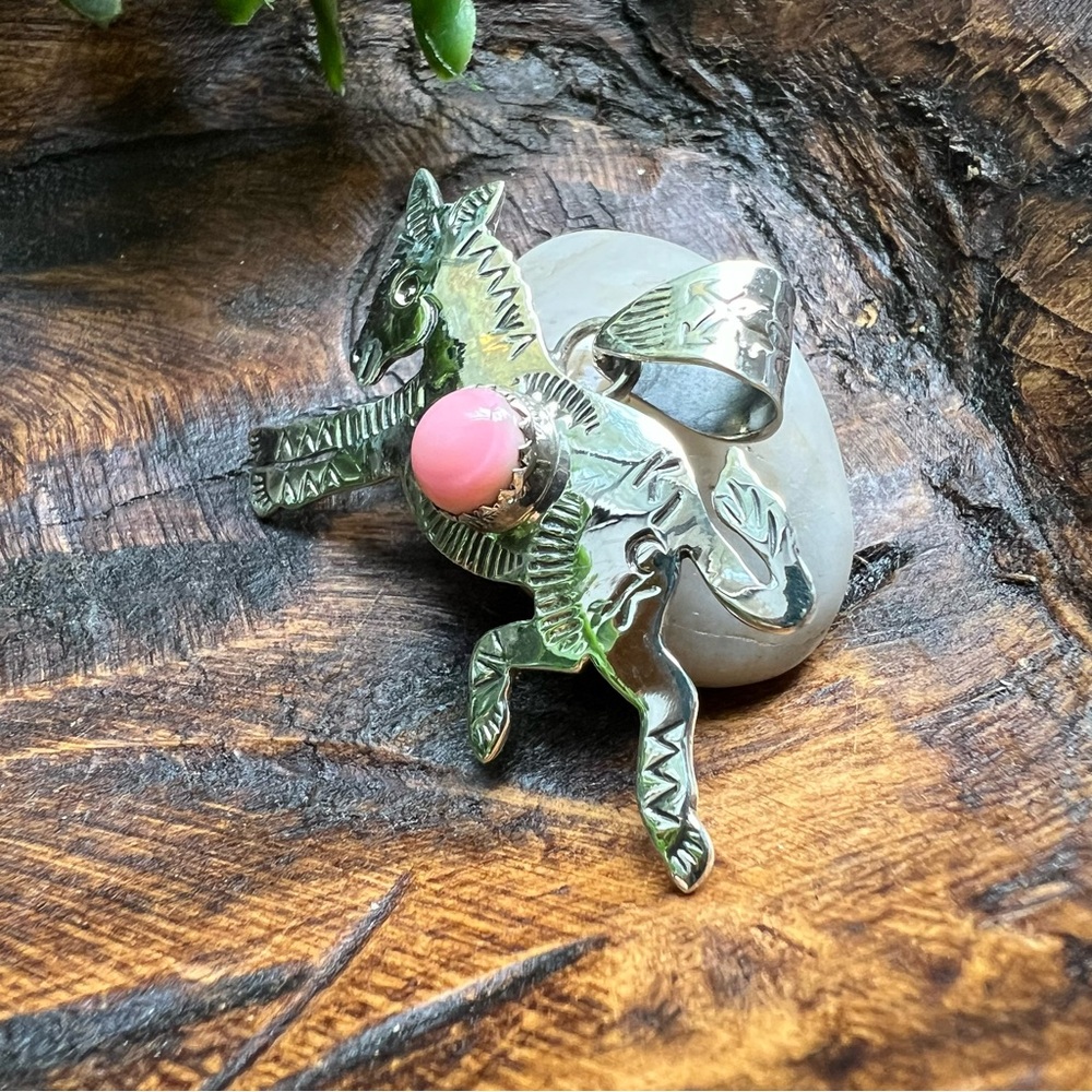 925 Sterling Silver Donkey Pendant with Pink Conch Center Stone
Pendant only - Picture 3 of 12